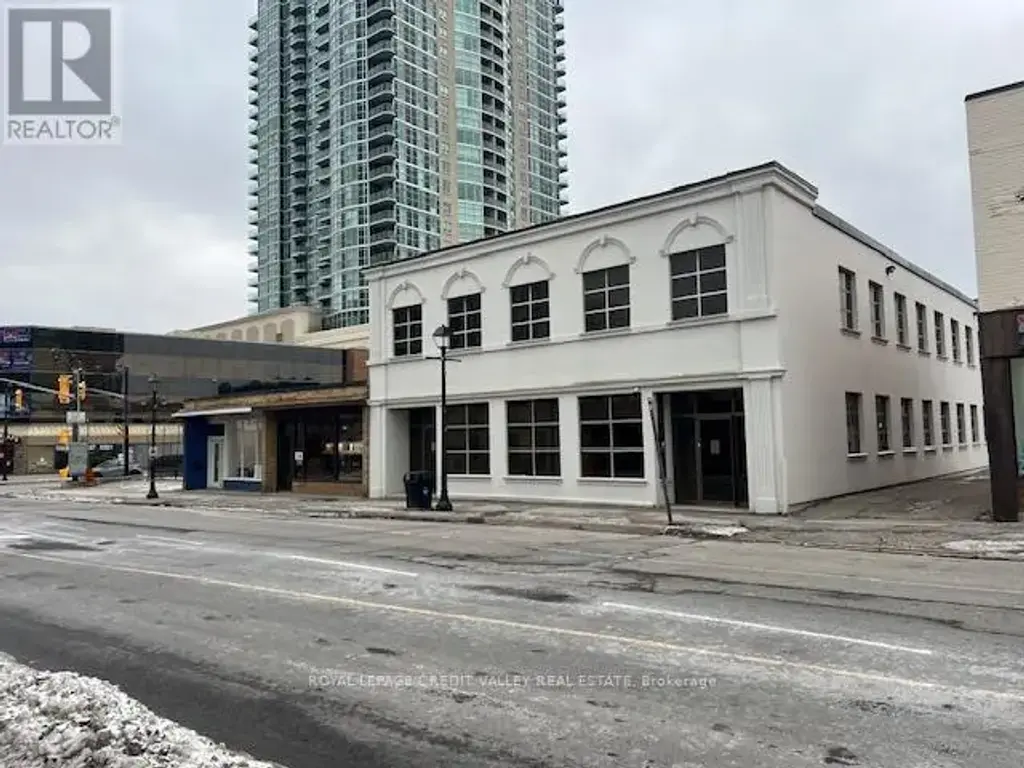 202 - 32 Queen Street W, Brampton (Downtown Brampton)